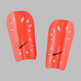 Canilleras Nike Unisex Rojo - Negro