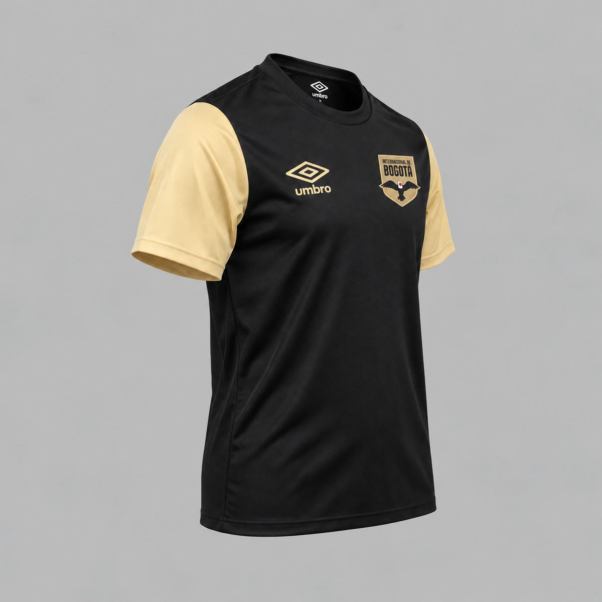 Camiseta Umbro Hombre de Entrenamiento Internacional de Bogotá - Negro - Fútbol | Uso Casual y Entrenamiento